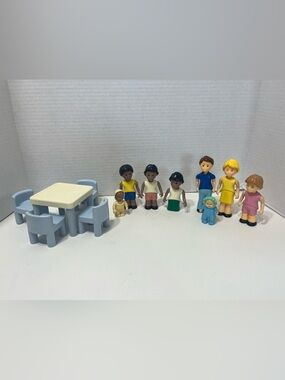 LITTLE TIKES vintage dollhouse families dolls and furniture